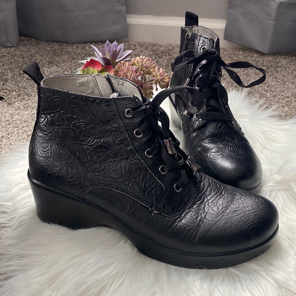 Alegria Eliza Black Bloom Boots